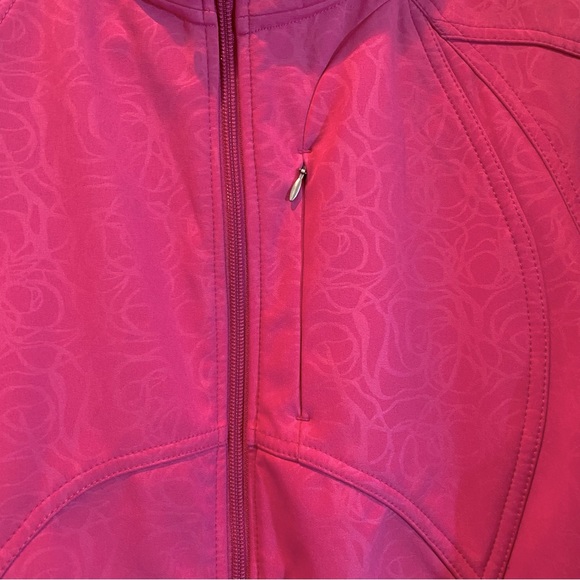 Double Diamond Ski Jacket Magenta with Embossed Blossom Pattern - Picture 4 of 8